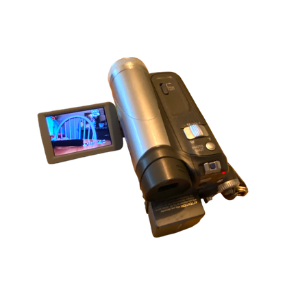 Panasonic PV-GS32 MiniDV Digital Camcorder 2.5" LCD, 28x Optical & 1000x Digital Zoom
