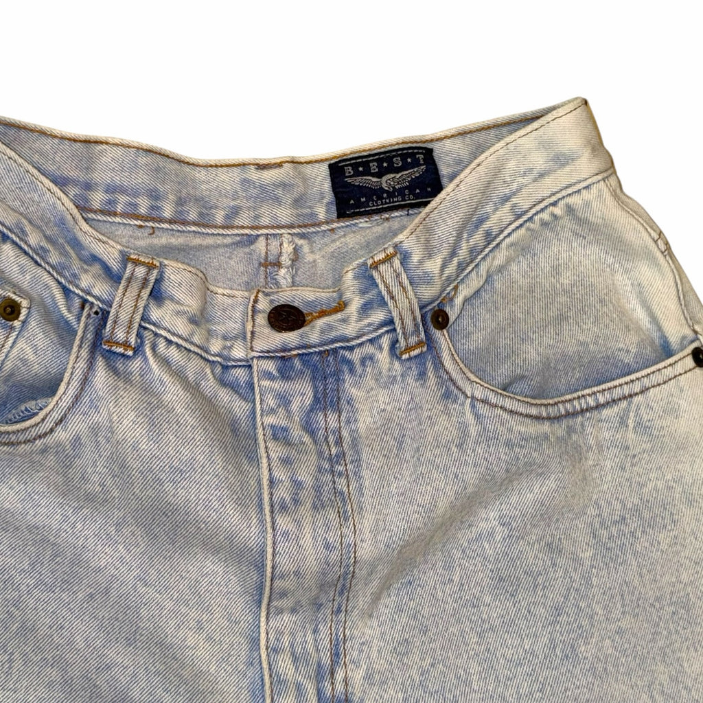 Vangsworld, Inc high-waisted light-wash denim mom jeans with a button-fly closure and classic five-pocket design.